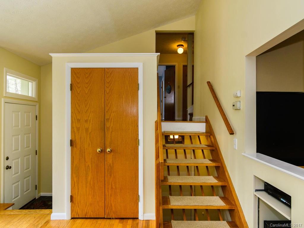 27 Mann Road Asheville NC 28805