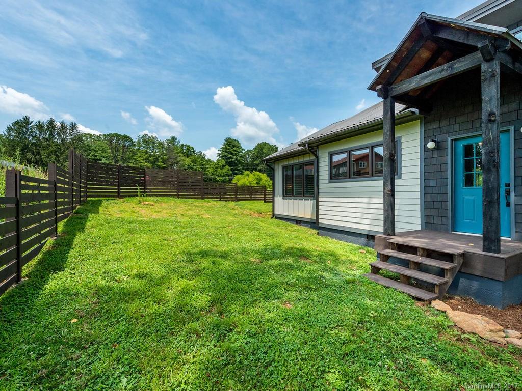 16 Thistledew Lane Arden NC 28704