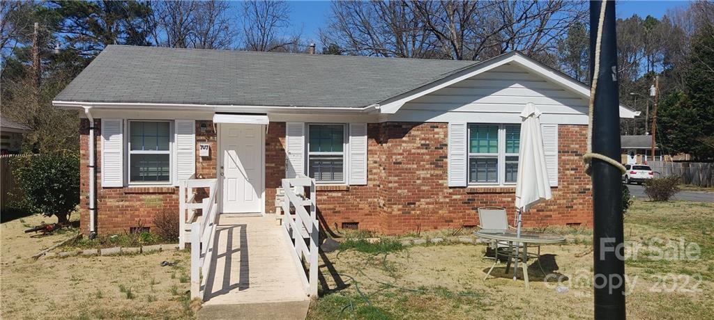 707 Farmcrest Drive Charlotte NC 28206