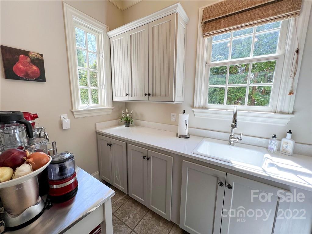 1329 Wyndmere Hills Lane Matthews NC 28105