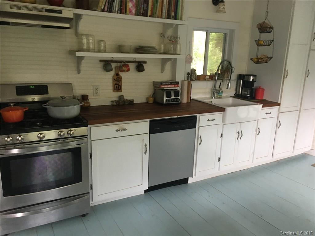 127 Old Road Marshall NC 28753