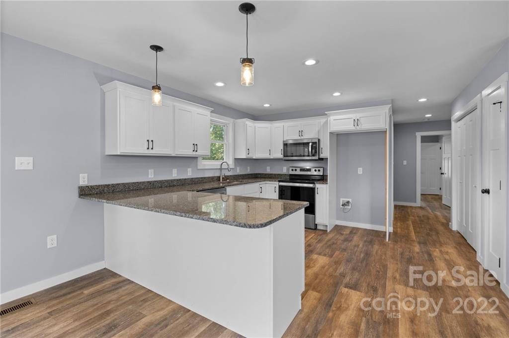 35 Ben Lippen Road Asheville NC 28806