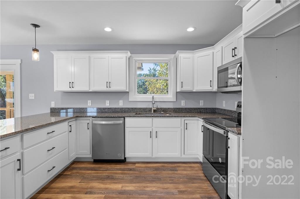 35 Ben Lippen Road Asheville NC 28806