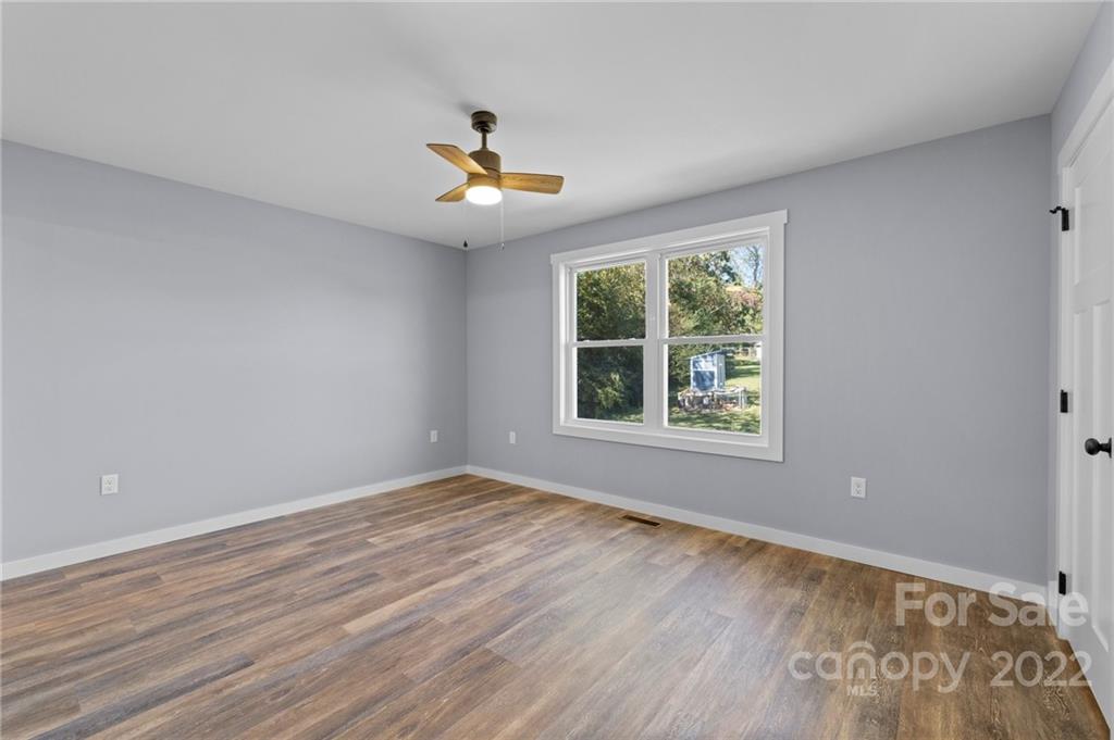 35 Ben Lippen Road Asheville NC 28806