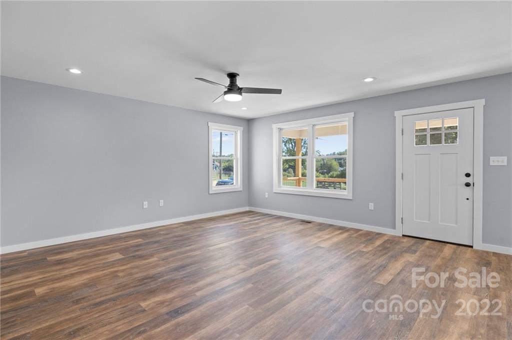 35 Ben Lippen Road Asheville NC 28806
