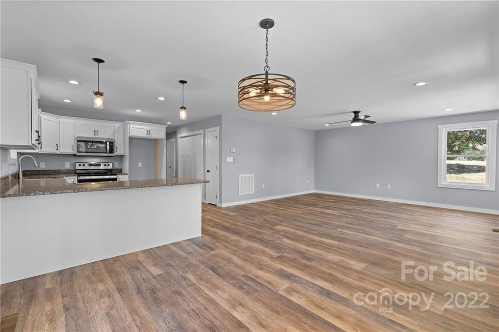 35 Ben Lippen Road Asheville NC 28806
