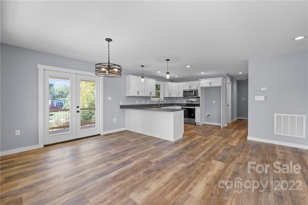 35 Ben Lippen Road Asheville NC 28806