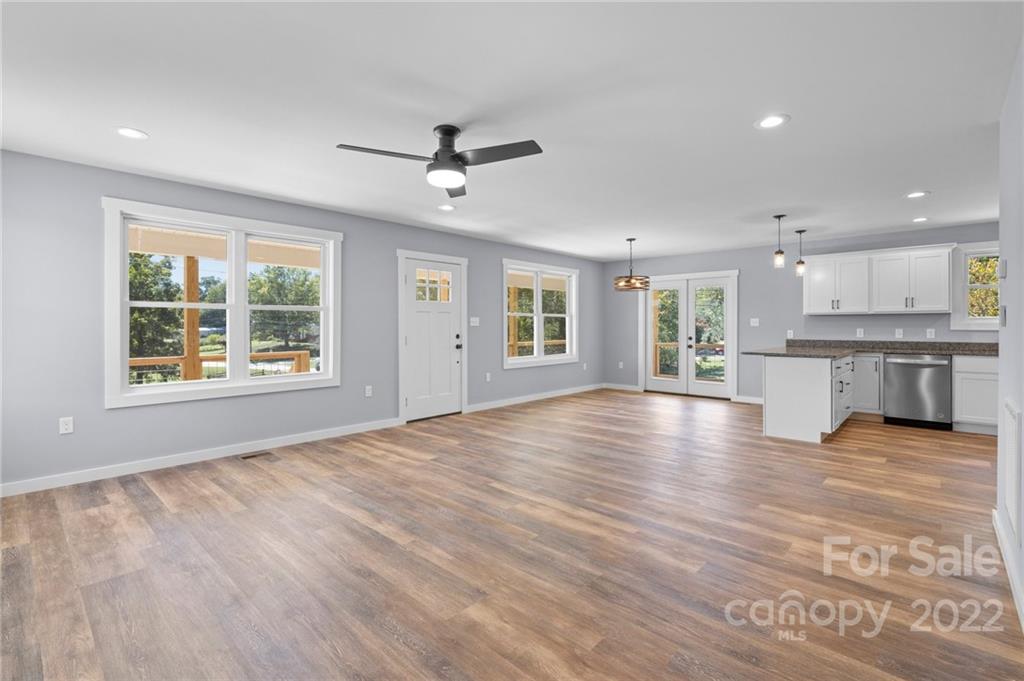 35 Ben Lippen Road Asheville NC 28806