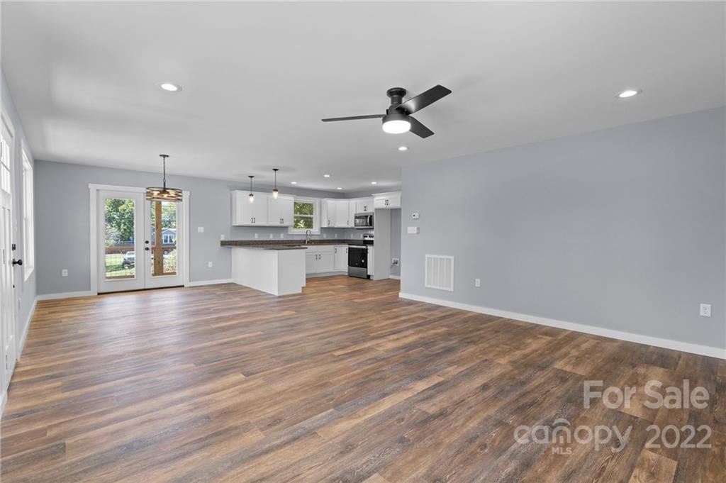 35 Ben Lippen Road Asheville NC 28806
