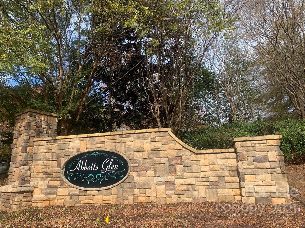 2124 Winthrop Chase Drive Charlotte NC 28212