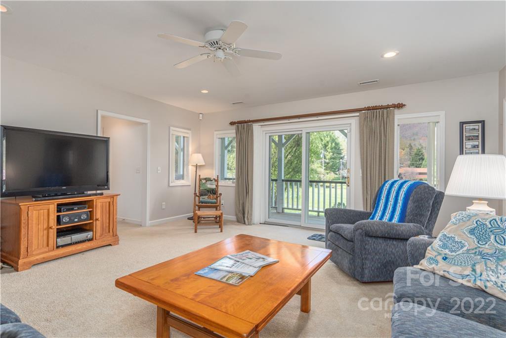 84 Spice Ridge Road Waynesville NC 28786