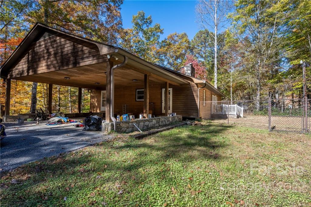 1899 Toms Creek Road Marion NC 28752