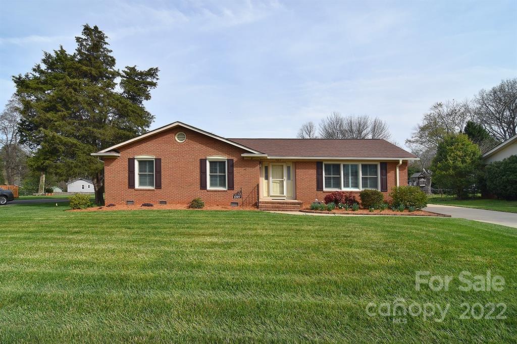 1027 Carysbrook Lane Charlotte NC 28217