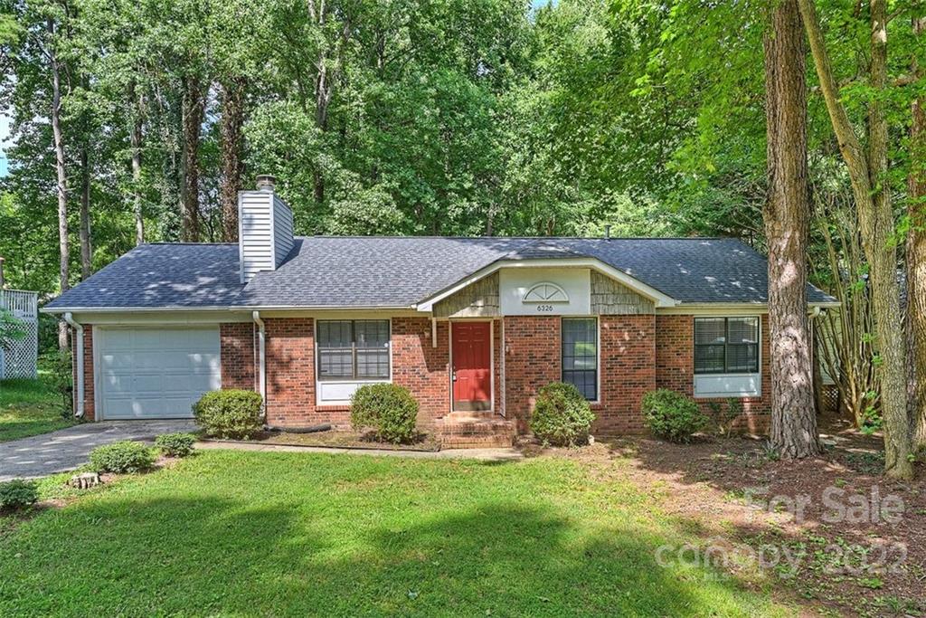 6326 Round Hill Road Charlotte NC 28211