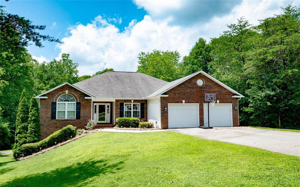 3232 47th Avenue Place NE Hickory NC 28601