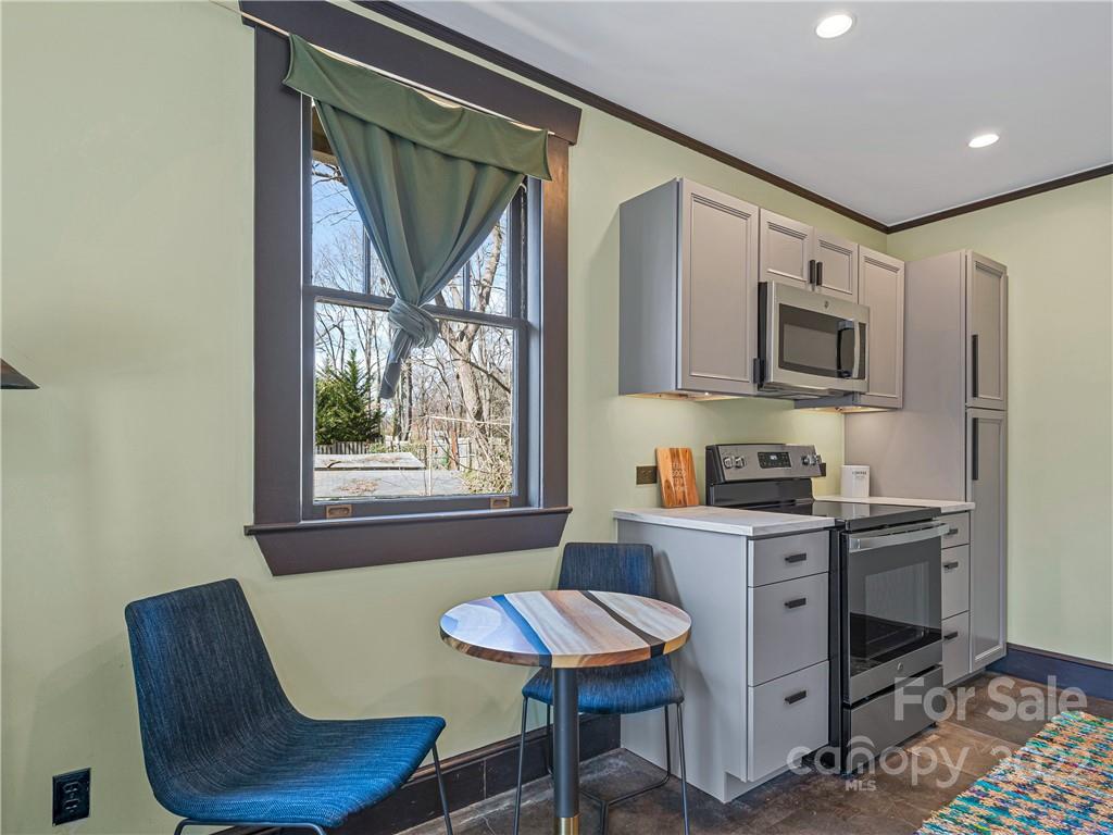 33 Dayton Road Asheville NC 28804