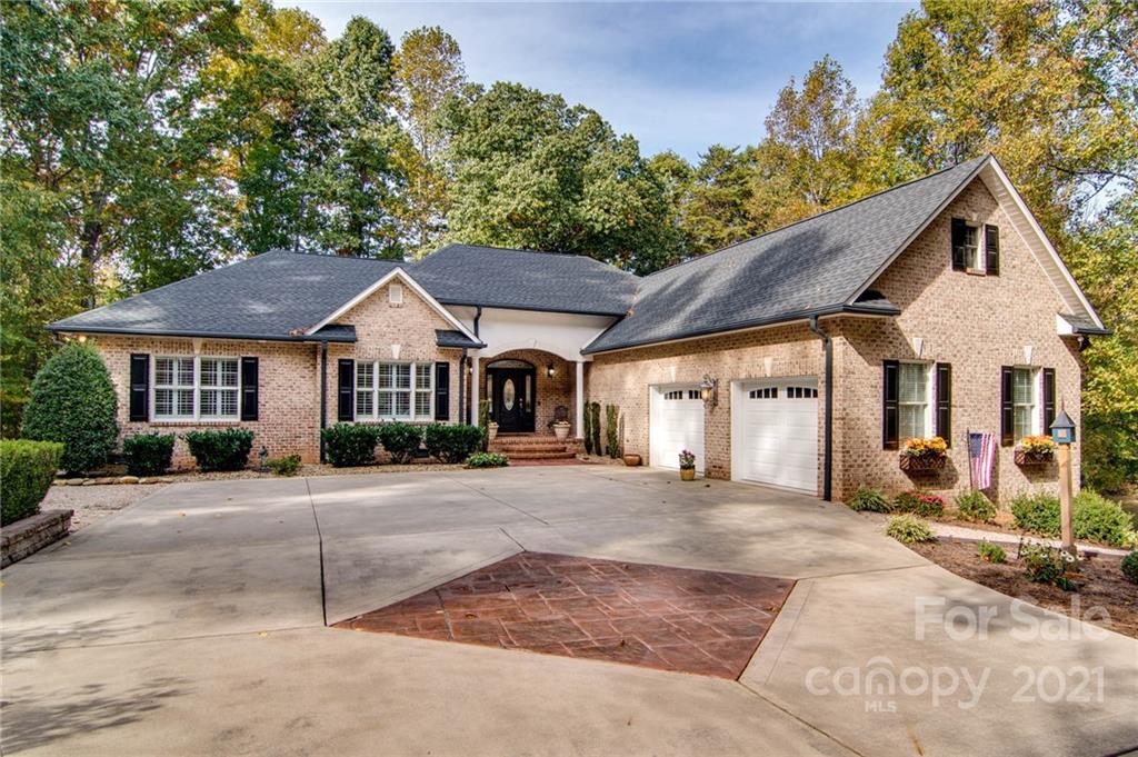7729 Golf Course Drive N Denver NC 28037