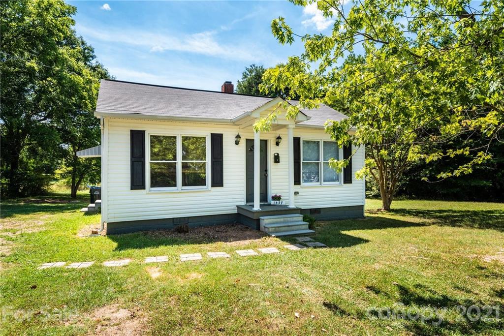 1437 3rd Street Place NE Hickory NC 28601