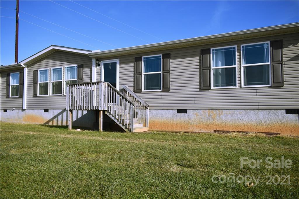 11 Fernwood Road Clyde NC 28721