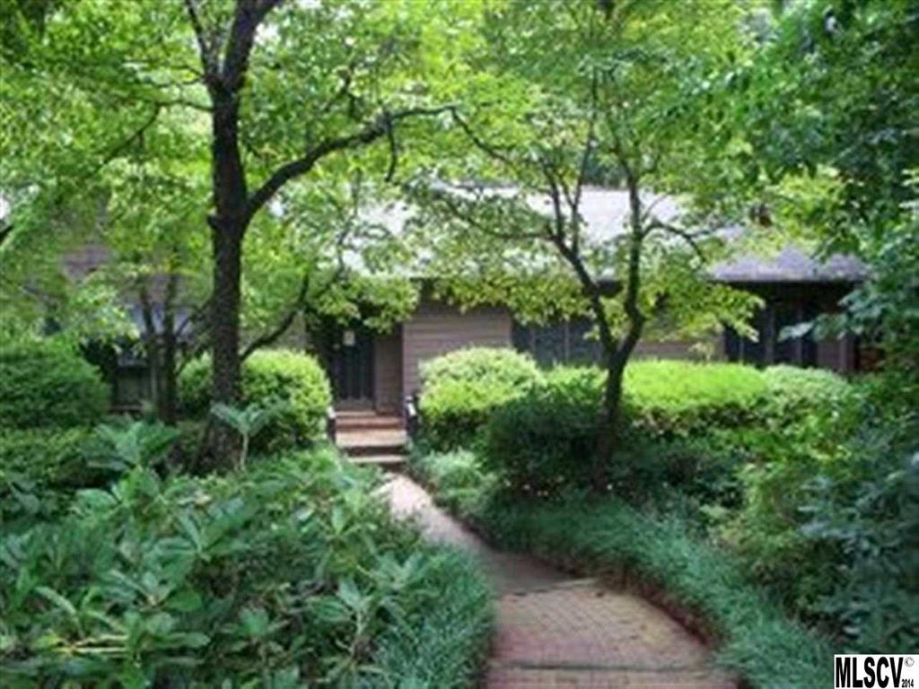 2016 10th Street Boulevard NW Hickory NC 28601