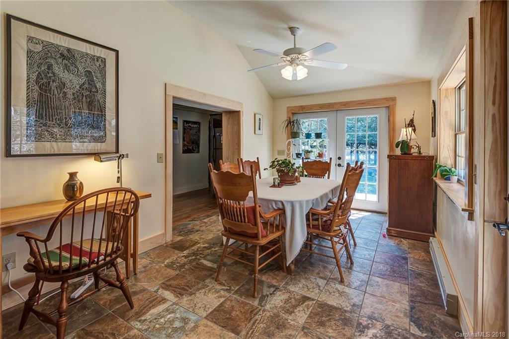 11 Snowbird Lane Burnsville NC 28714