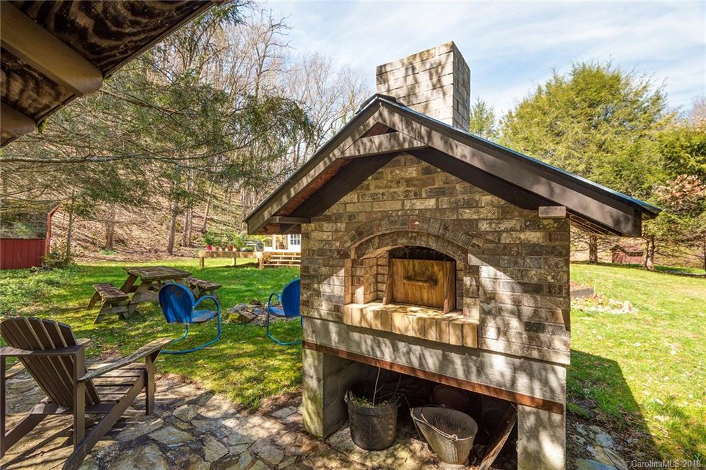 11 Snowbird Lane Burnsville NC 28714