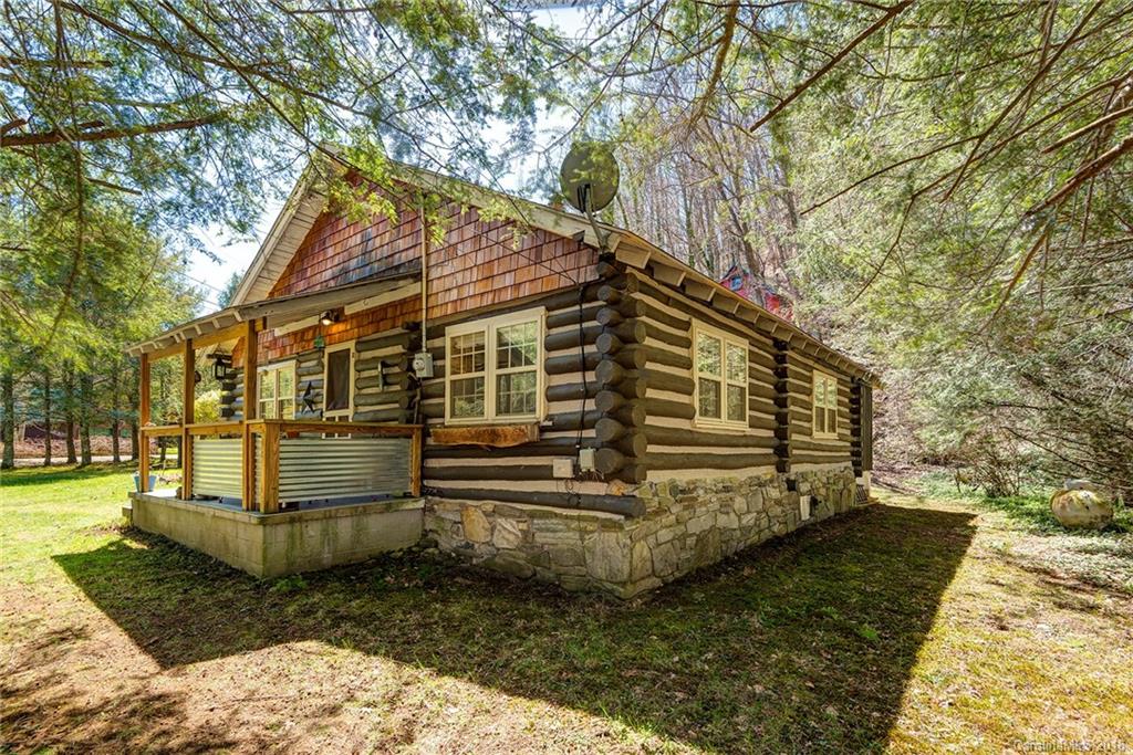11 Snowbird Lane Burnsville NC 28714