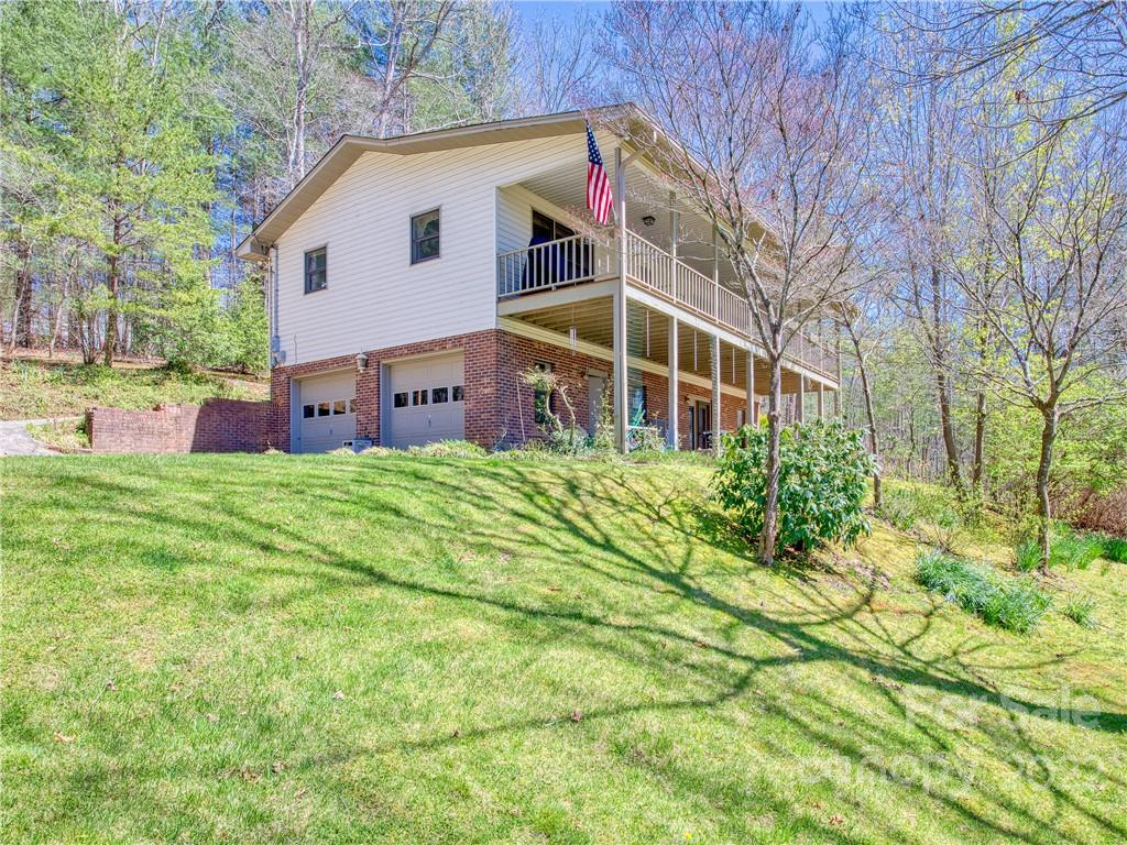 329 Hillview Drive Franklin NC 28734