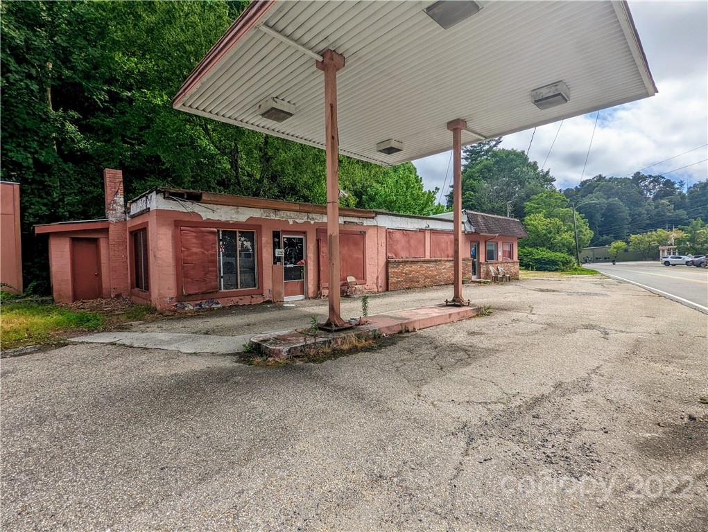 962 Oak Avenue Spruce Pine NC 28777