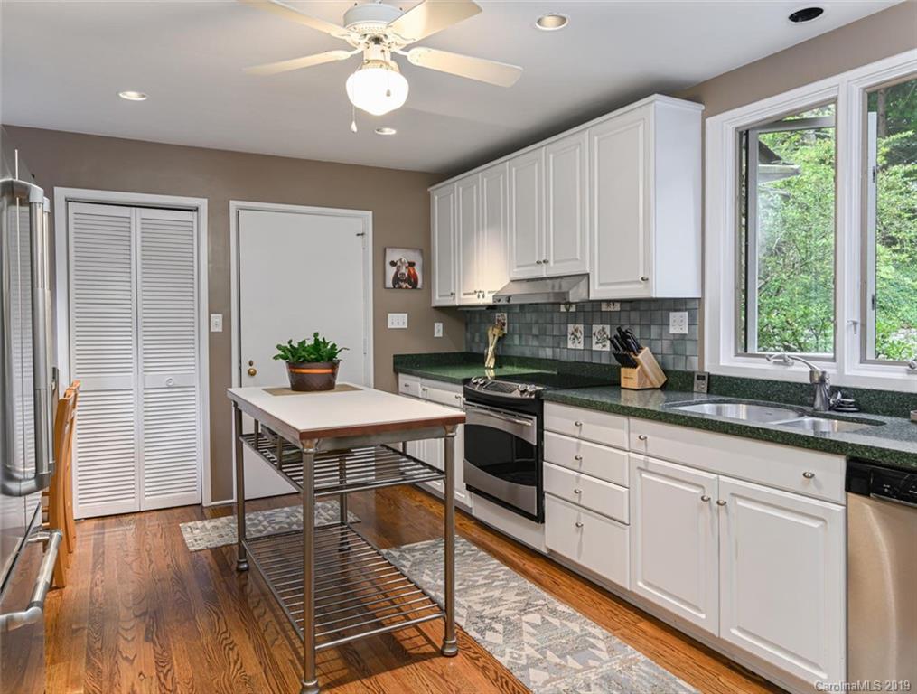 10 Pine Tree Road Asheville NC 28804