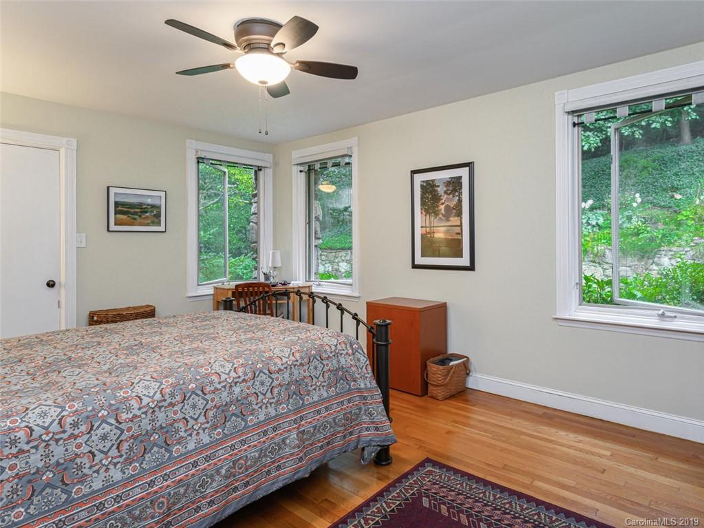 10 Pine Tree Road Asheville NC 28804