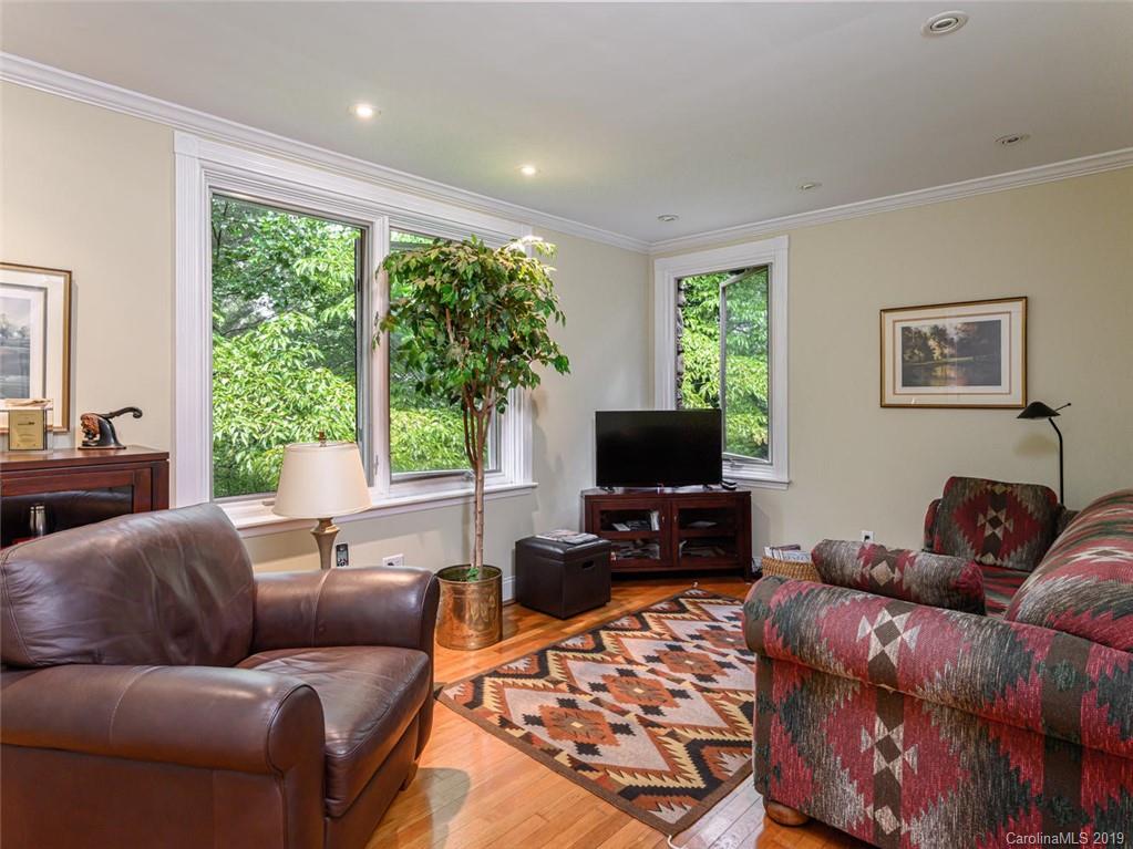 10 Pine Tree Road Asheville NC 28804