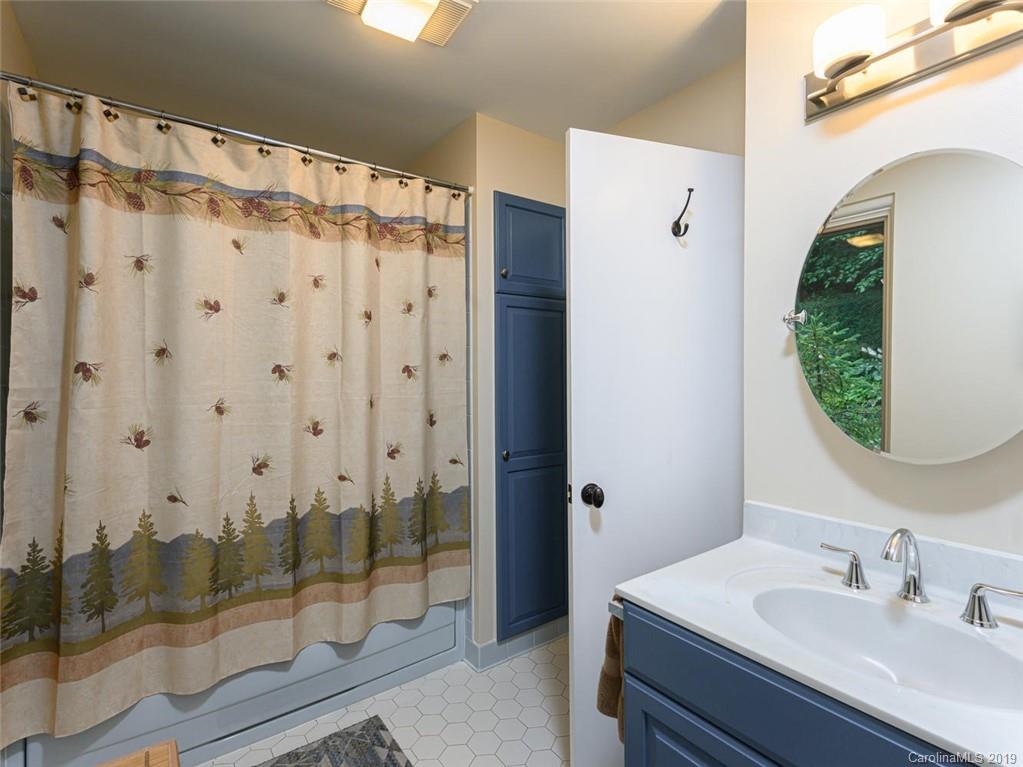 10 Pine Tree Road Asheville NC 28804