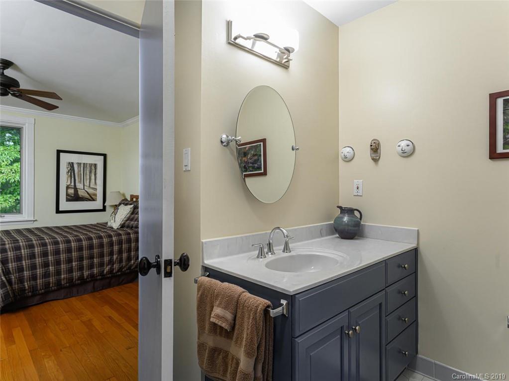 10 Pine Tree Road Asheville NC 28804