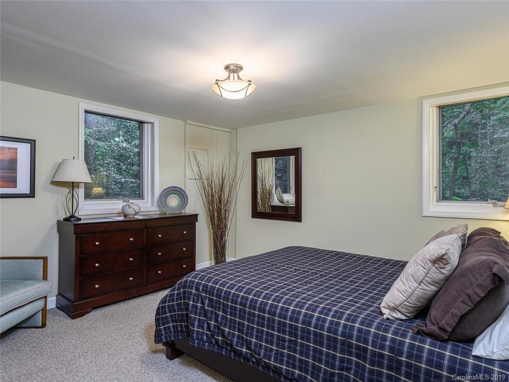 10 Pine Tree Road Asheville NC 28804