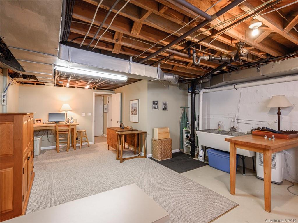 10 Pine Tree Road Asheville NC 28804
