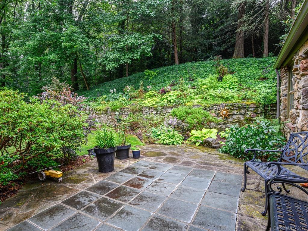 10 Pine Tree Road Asheville NC 28804