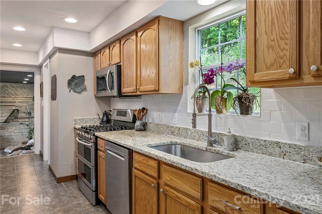 50 Hamburg Drive Weaverville NC 28787