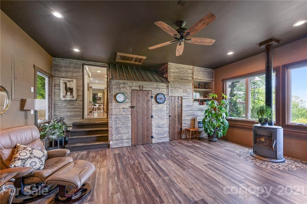 50 Hamburg Drive Weaverville NC 28787