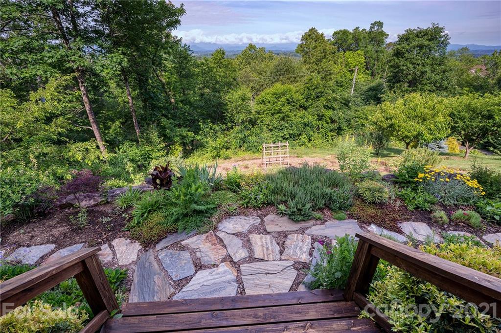 50 Hamburg Drive Weaverville NC 28787