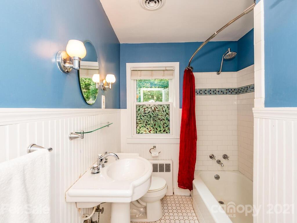 2 Chester Place Asheville NC 28806