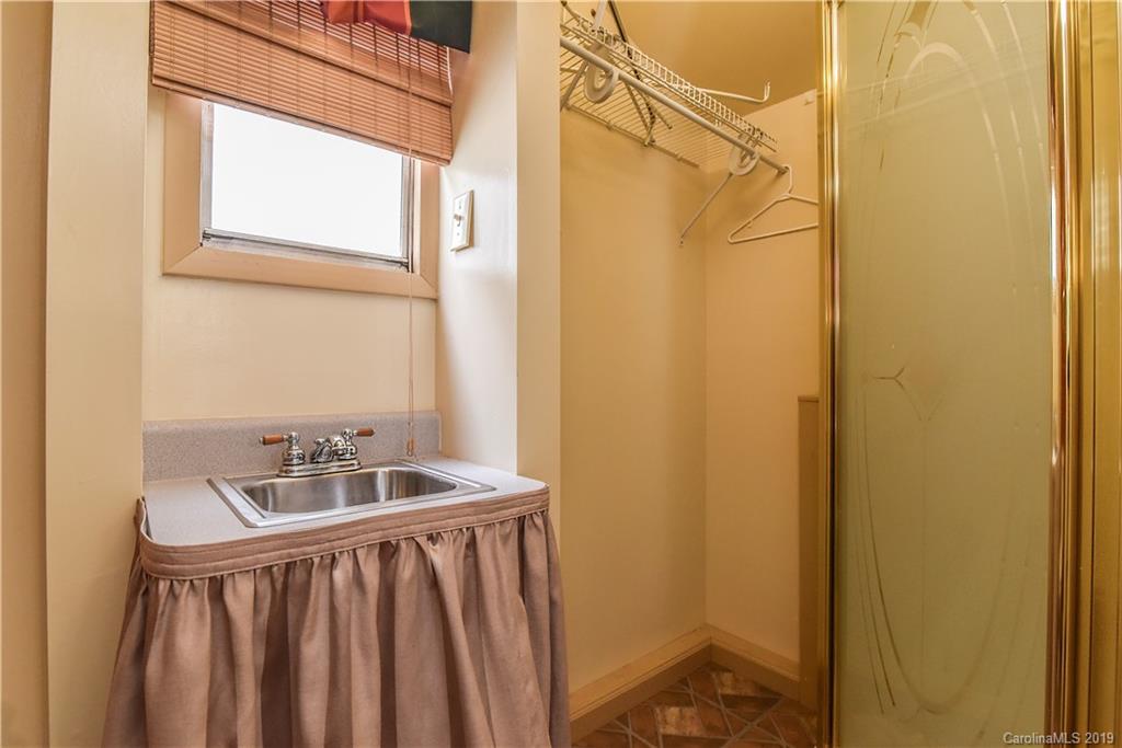 257 Oak Hill Road Candler NC 28715