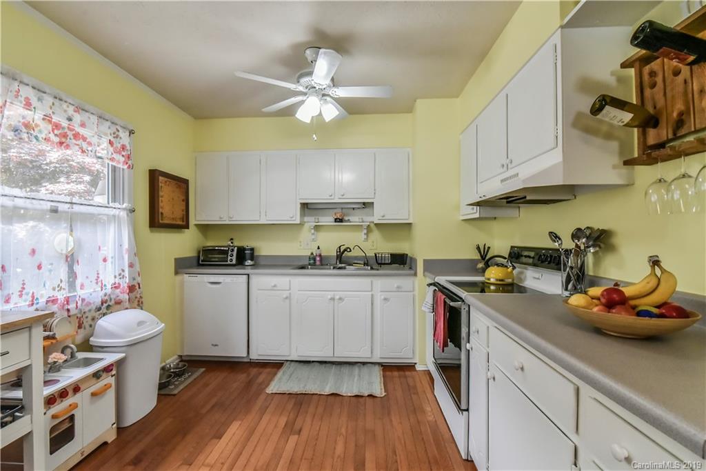 257 Oak Hill Road Candler NC 28715