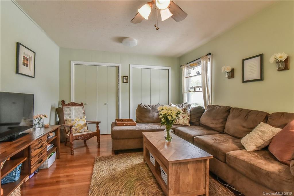 257 Oak Hill Road Candler NC 28715