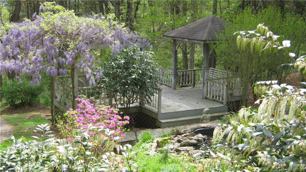701 Deacon Road Burnsville NC 28714