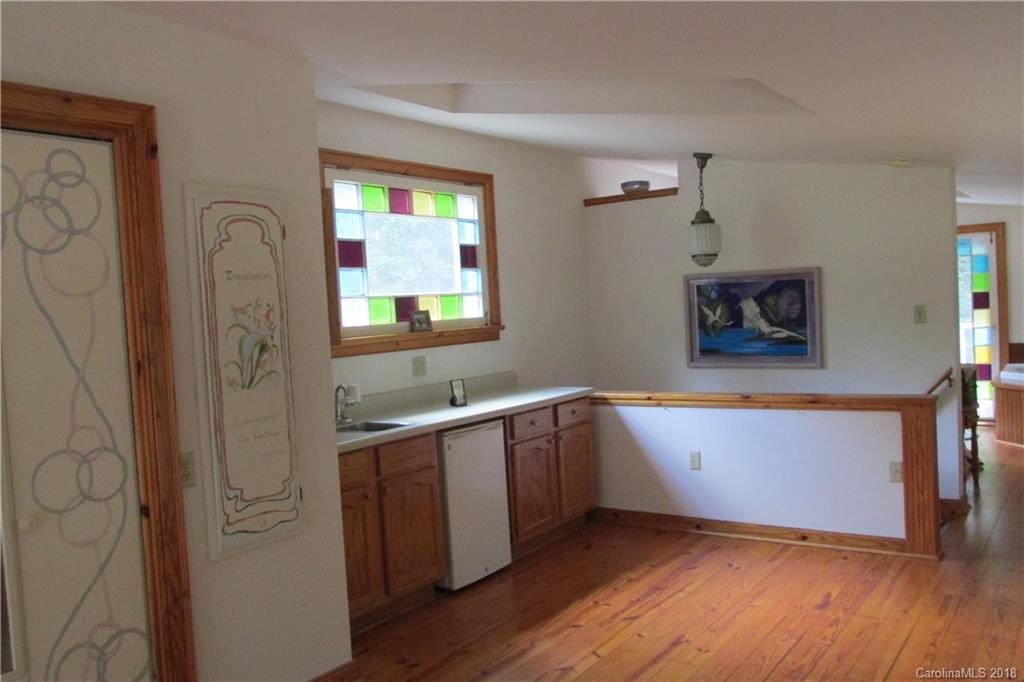 701 Deacon Road Burnsville NC 28714