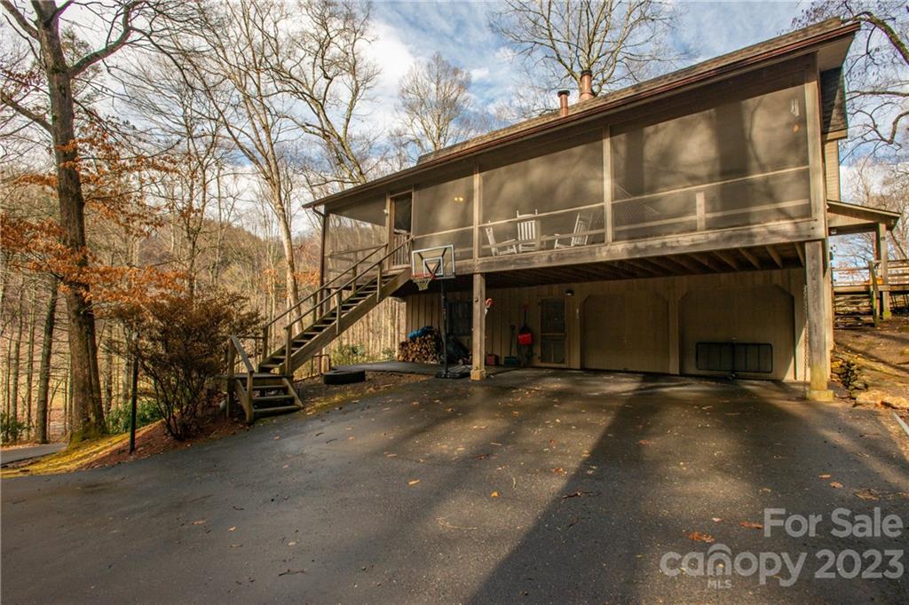 50 Turkey Trot Lane Burnsville NC 28714