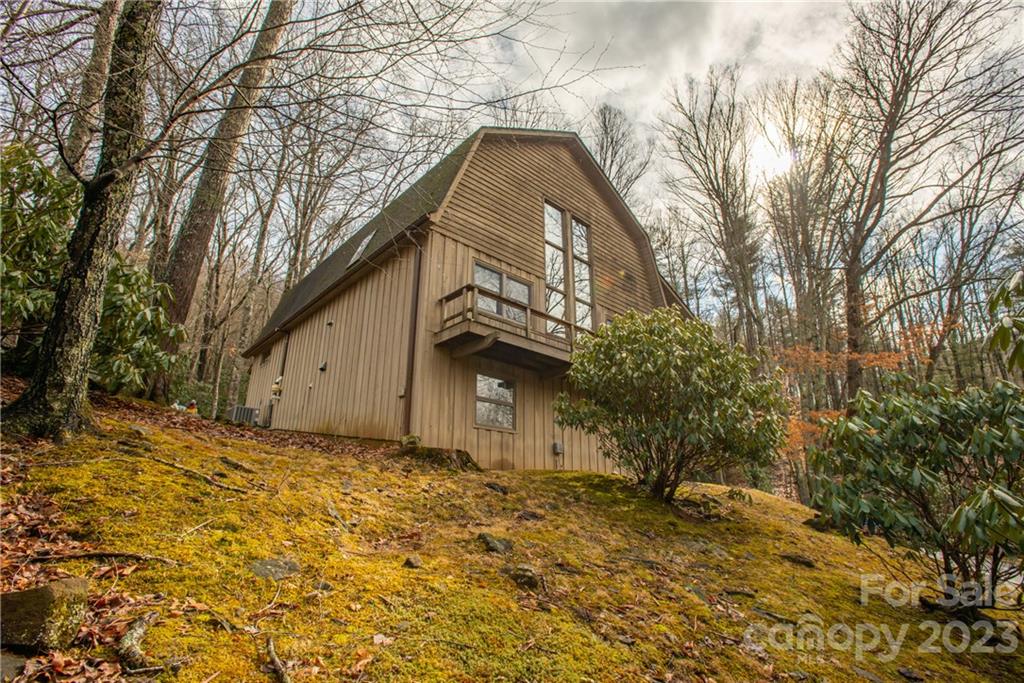 50 Turkey Trot Lane Burnsville NC 28714