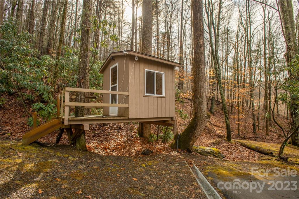 50 Turkey Trot Lane Burnsville NC 28714