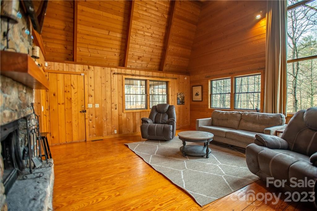 50 Turkey Trot Lane Burnsville NC 28714